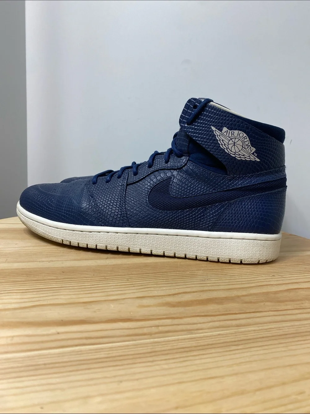 Nike Air Jordan 1 Retro High Nouveau Navy Snake Sneakers 819176-407 Men’s 10.5